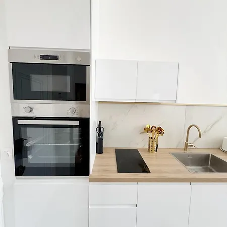 Richelieu Charm Center Of *